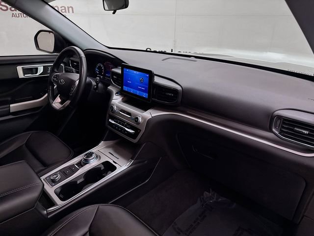 Used 2022 Ford Explorer XLT w/ Equipment Group 202A image 30