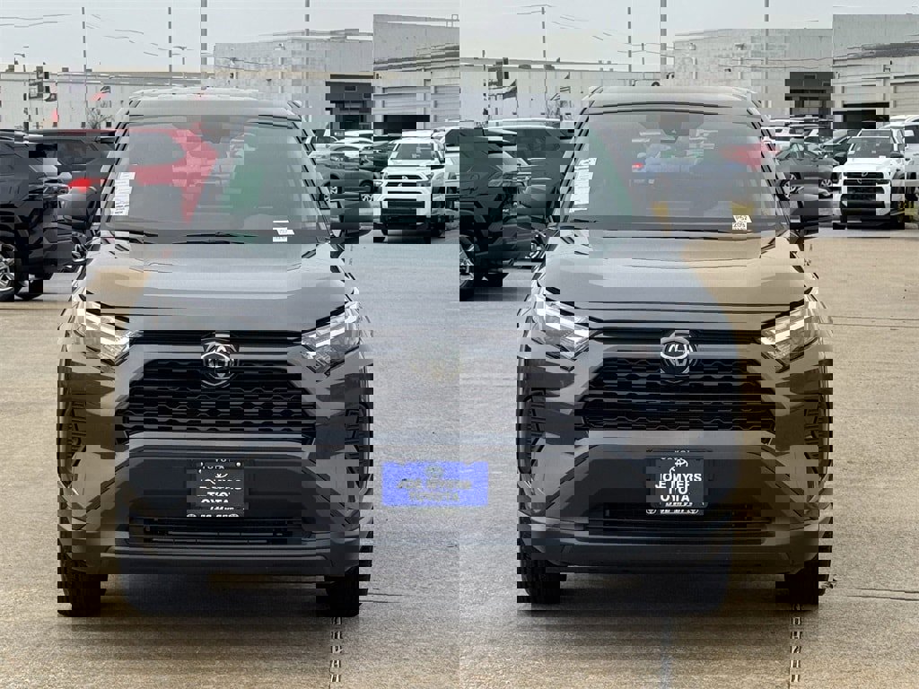 Used 2025 Toyota RAV4 LE image 3