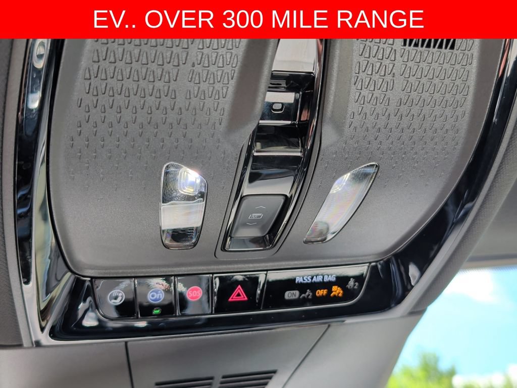 Used 2024 Cadillac Lyriq Luxury w/ LPO, Floor Liner Package AWD/4WD image 33