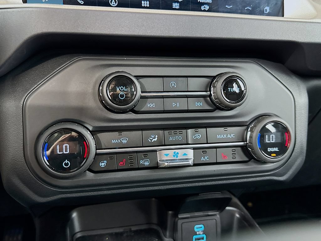 Used 2025 Ford Bronco Outer Banks AWD/4WD image 27
