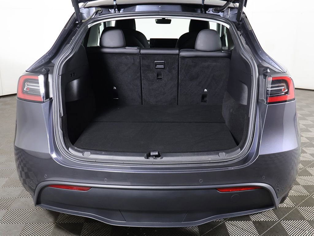 Used 2022 Tesla Model Y Long Range AWD/4WD image 16