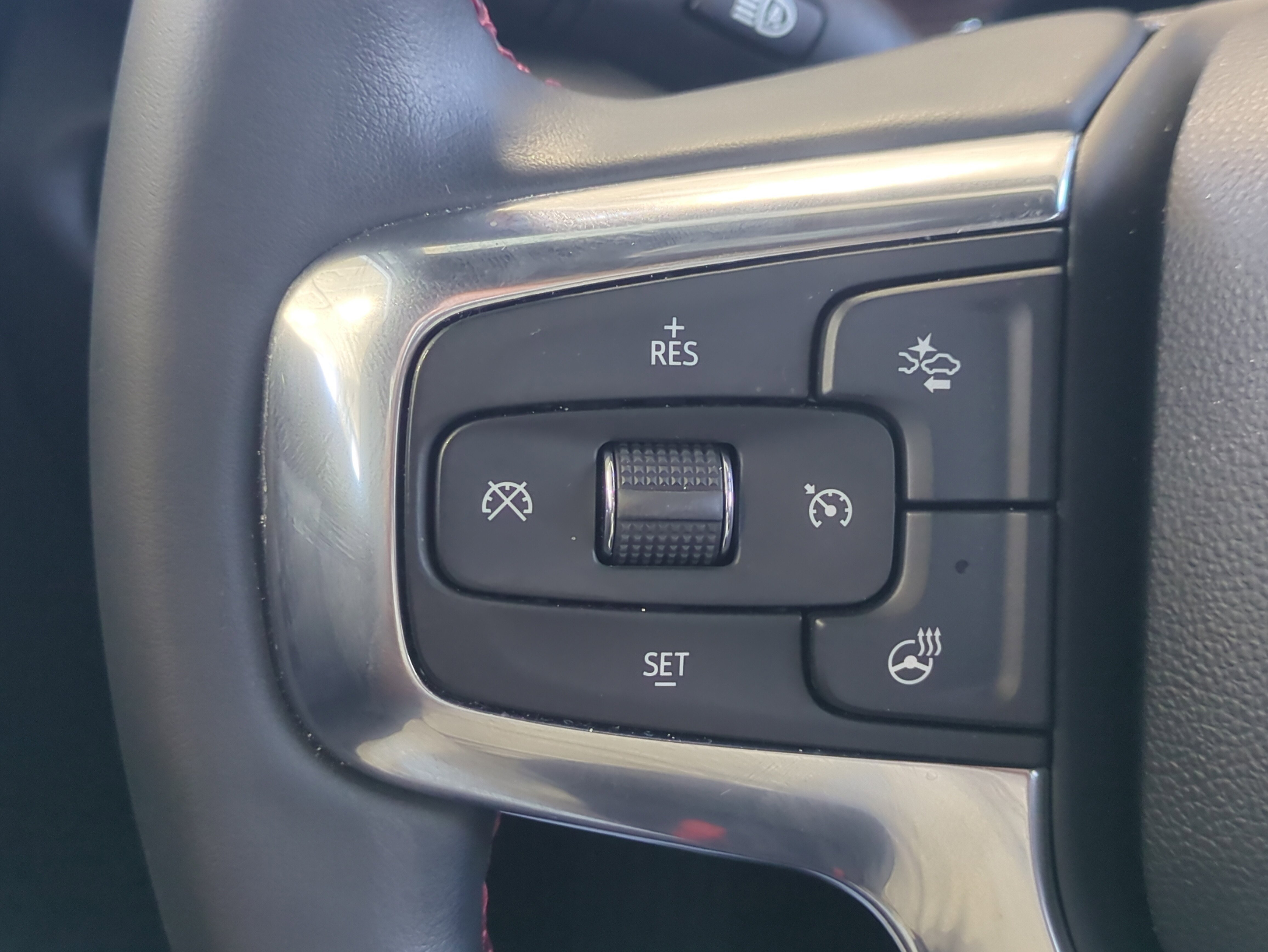 Used 2023 Chevrolet Blazer RS w/ Enhanced Convenience Package image 28