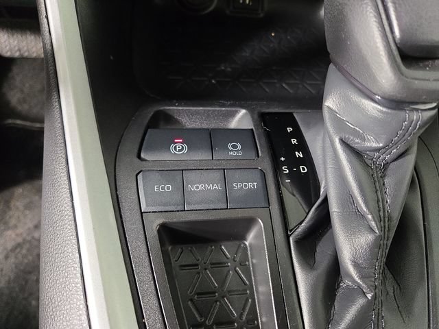 Used 2025 Toyota RAV4 XLE FWD image 26