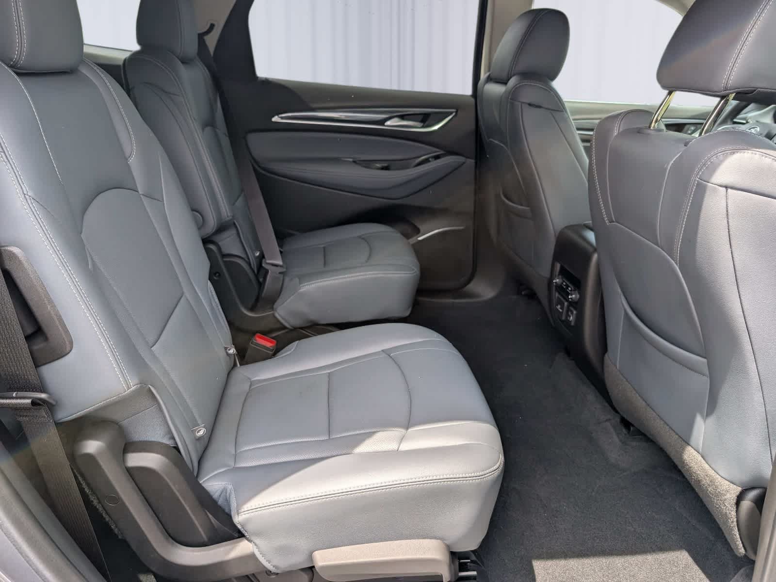 Used 2020 Buick Enclave Essence w/ Sound and Sites Package FWD image 9