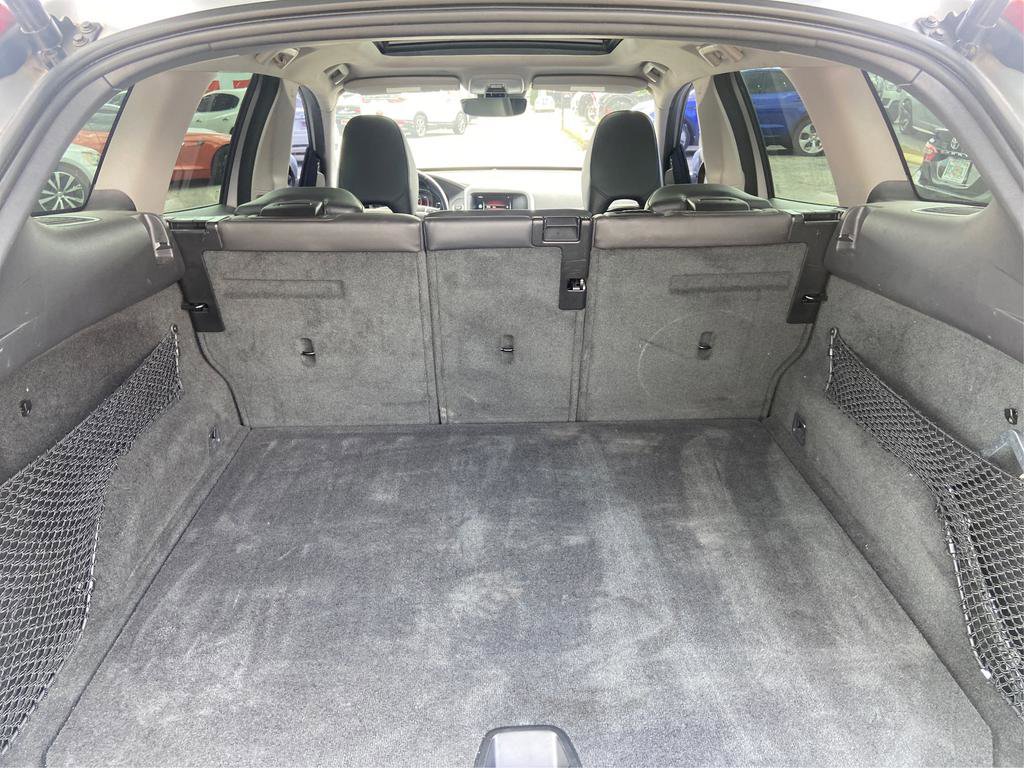 Used 2016 Volvo XC60 T5 Premier w/ Proximity Package FWD image 13