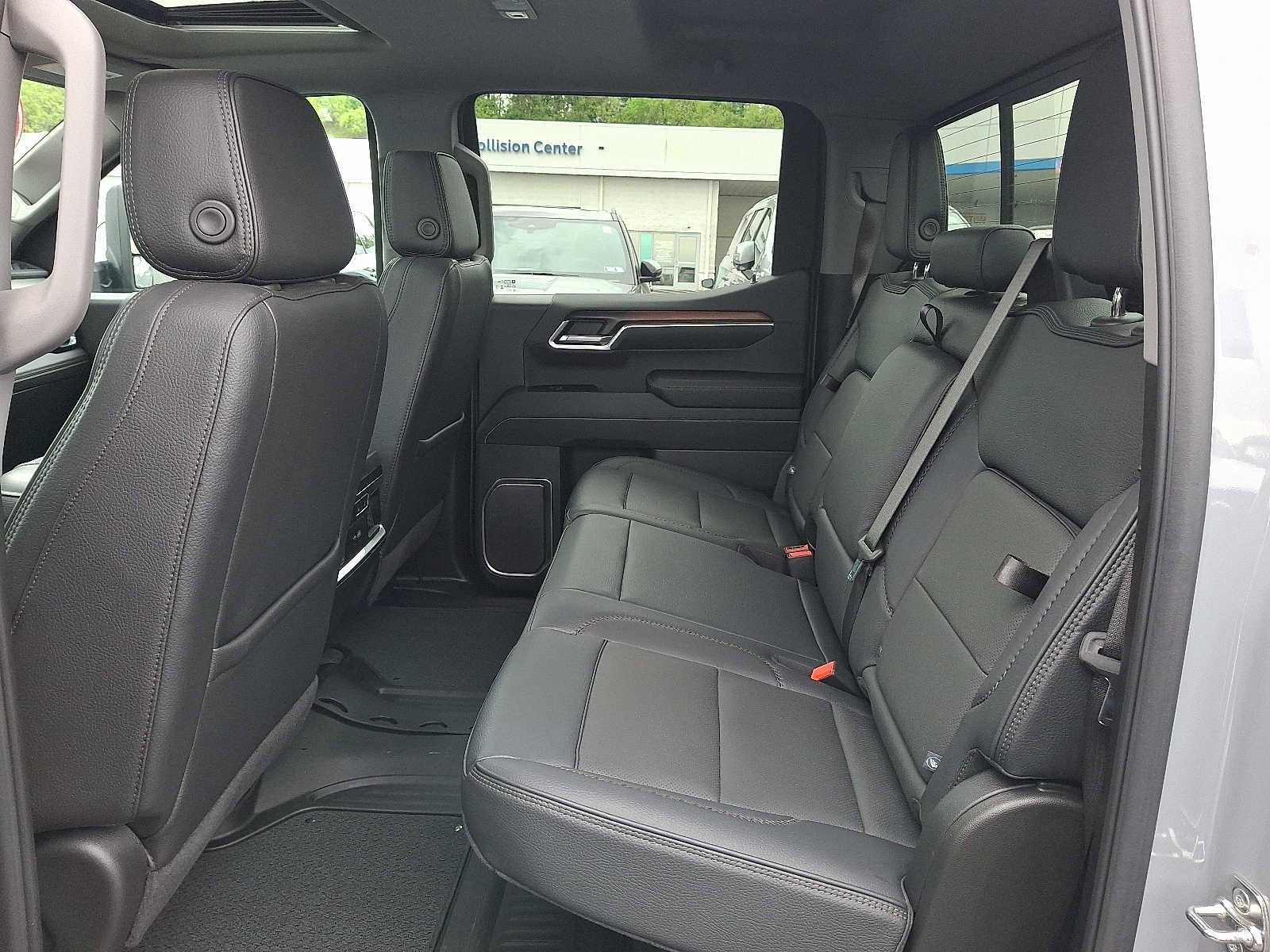 Used 2025 GMC Sierra 1500 Denali w/ Denali Reserve Package AWD/4WD image 10