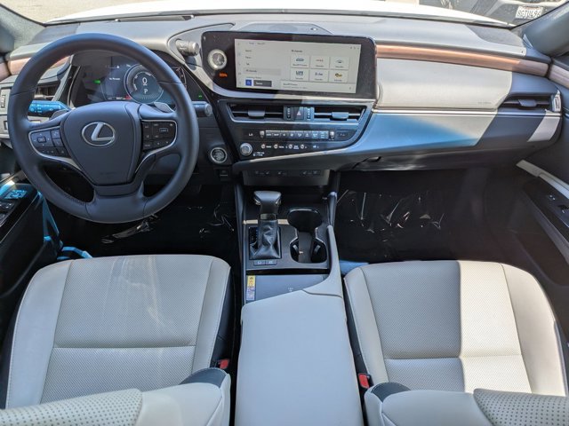 Used 2025 Lexus ES 300h w/ Premium Package FWD image 18