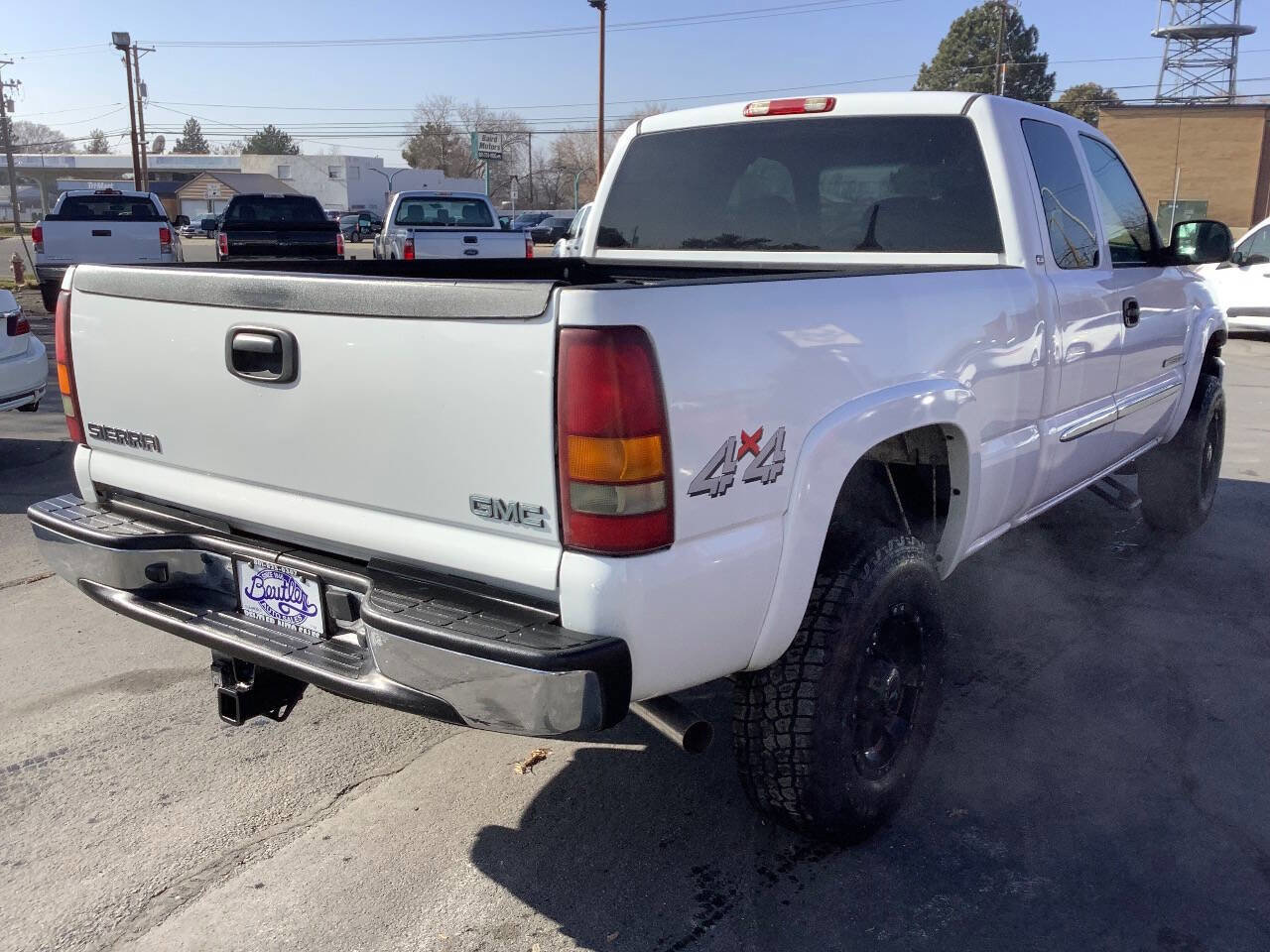 Used 2003 GMC Sierra 2500 SLE w/ Skid Plate Package image 13