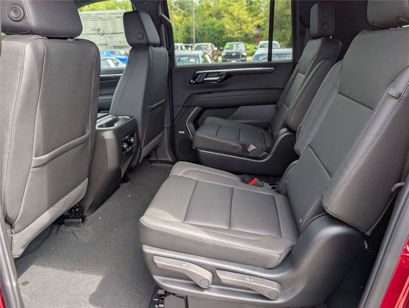 New 2026 Chevrolet Suburban Z71 w/ Comfort Package AWD/4WD image 15