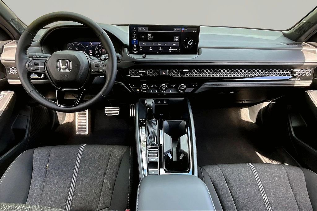 Used 2025 Honda Accord Sport image 8