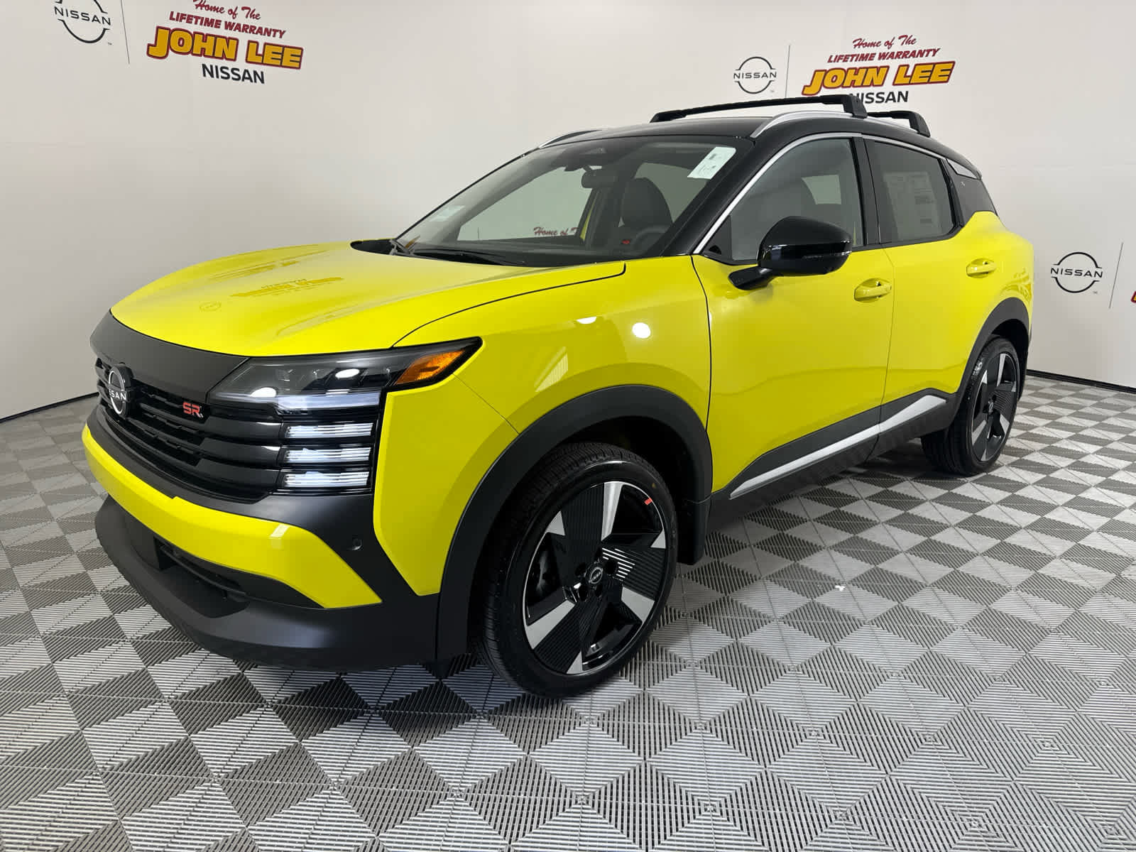 New 2026 Nissan Kicks SR w/ Cold Weather Package