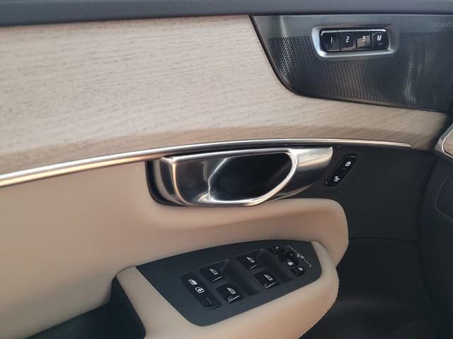 New 2026 Volvo XC90 B6 Plus w/ Protection Package Premier AWD/4WD image 23