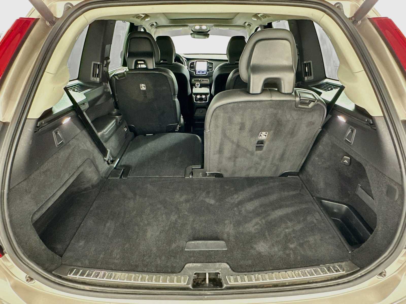 Used 2023 Volvo XC90 T8 Ultimate AWD/4WD image 25