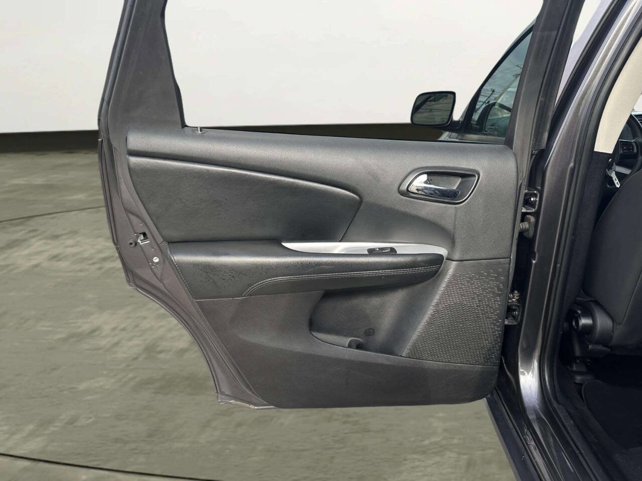 Used 2018 Dodge Journey SXT image 12