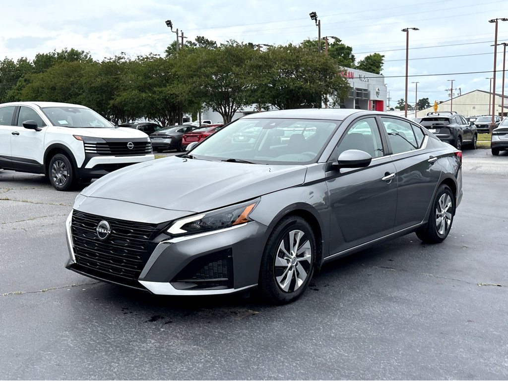 Used 2023 Nissan Altima 2.5 S FWD image 3