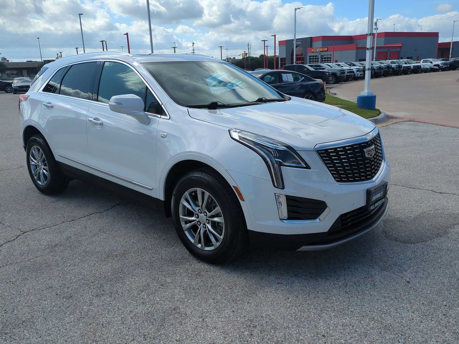 Used 2022 Cadillac XT5 Premium Luxury FWD image 2