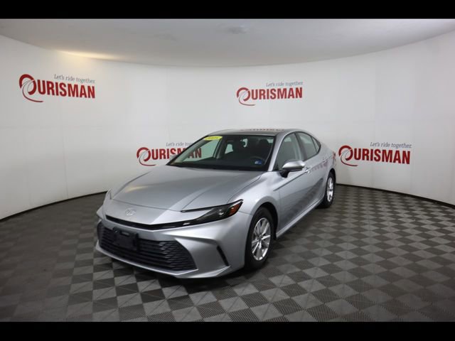 Used 2025 Toyota Camry LE FWD image 2