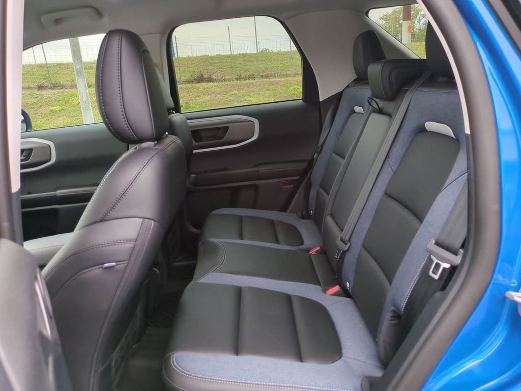 Used 2025 Ford Bronco Sport Outer Banks w/ Outer Banks Tech Package+ AWD/4WD image 14