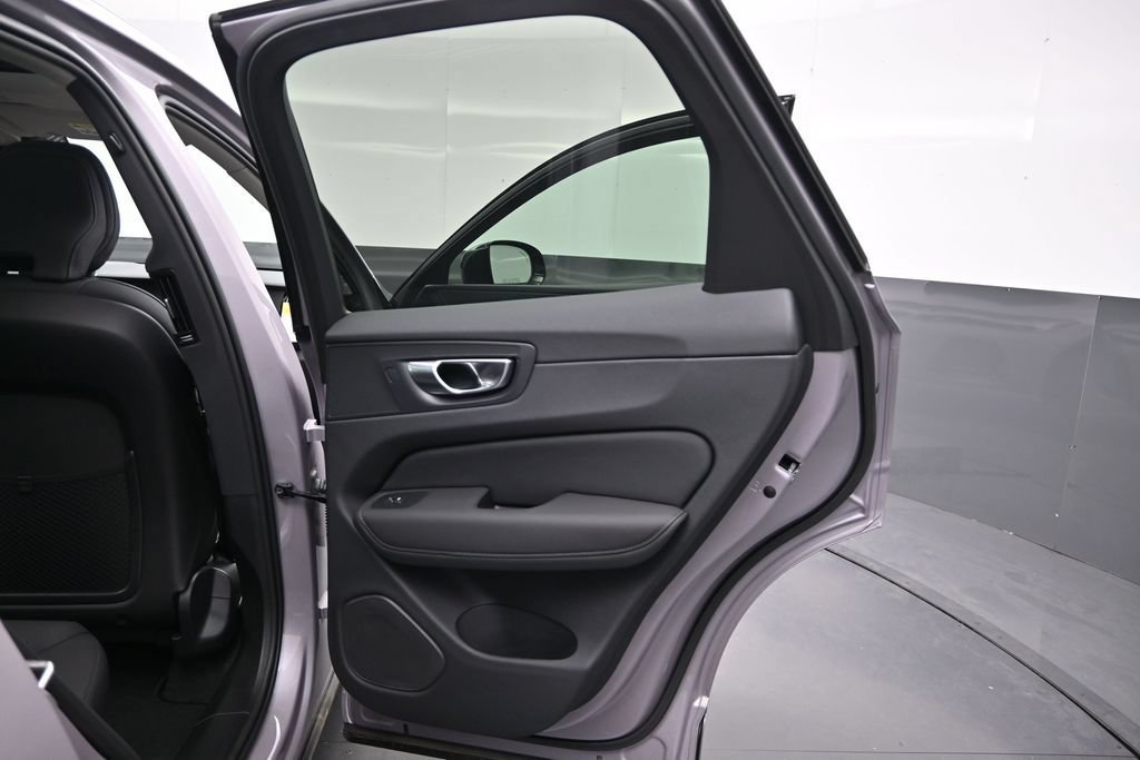New 2026 Volvo XC60 B5 Core w/ Climate Package AWD/4WD image 16
