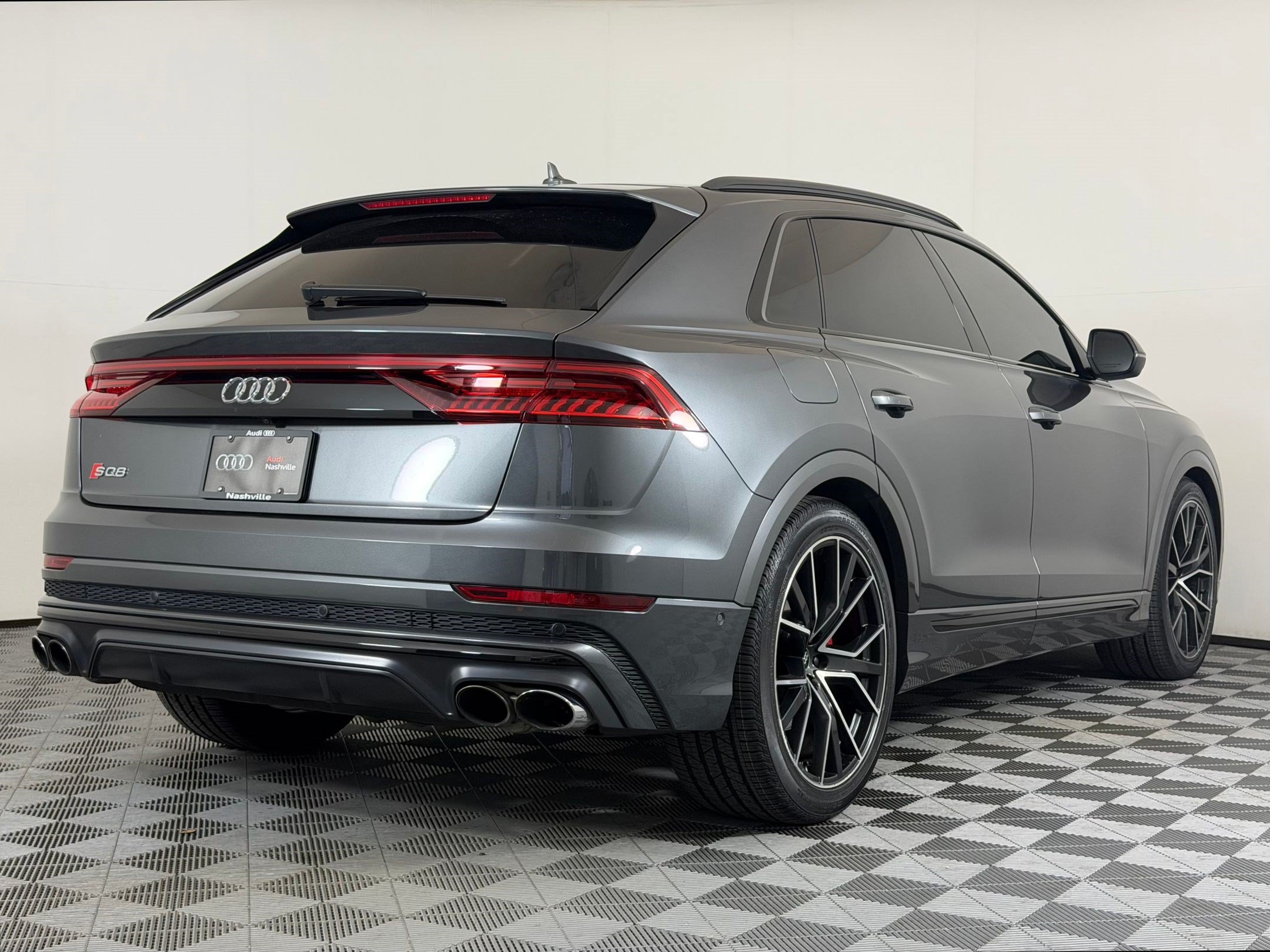 Used 2022 Audi SQ8 Prestige AWD/4WD image 9