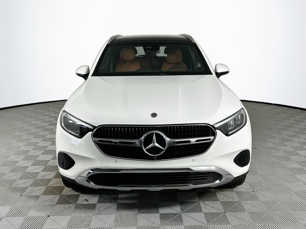 Used 2026 Mercedes-Benz GLC 300 4MATIC image 2