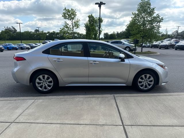 Used 2022 Toyota Corolla LE FWD image 5