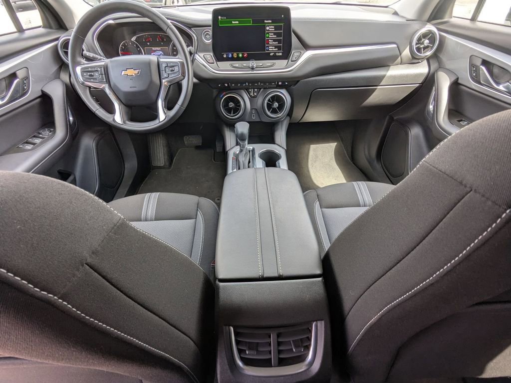 Used 2025 Chevrolet Blazer LT image 28