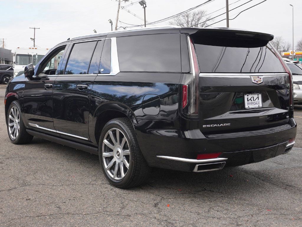 Used 2023 Cadillac Escalade ESV Premium Luxury Platinum w/ Heavy-Duty Trailer Package image 14