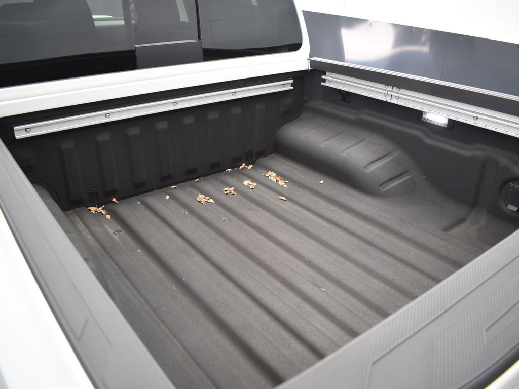 New 2025 Nissan Frontier SV w/ SV Convenience Package image 33