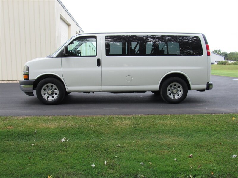 Used 2014 Chevrolet Express 1500 LT w/ LT Preferred Equipment Group RWD image 3