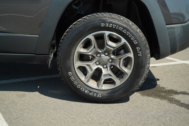 Used 2021 Jeep Cherokee Trailhawk AWD/4WD image 42