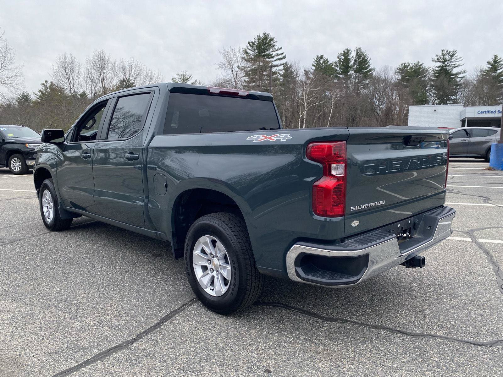 Used 2025 Chevrolet Silverado 1500 LT AWD/4WD image 5