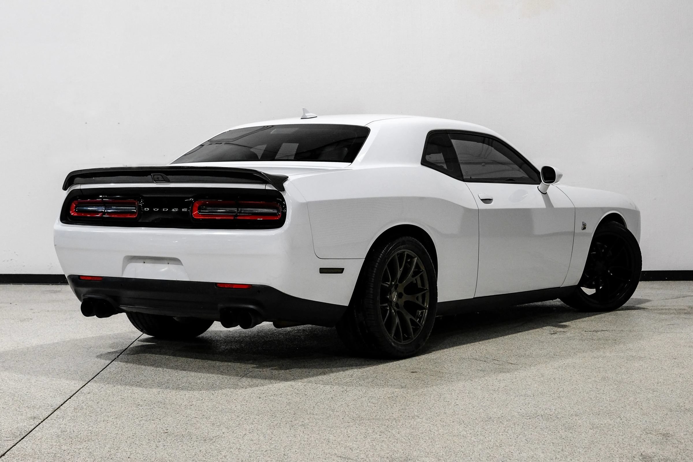Used 2017 Dodge Challenger R/T Scat Pack RWD image 6