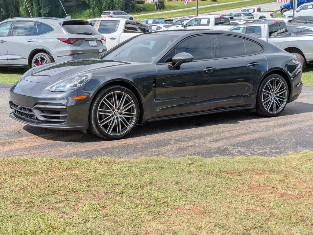 Used 2022 Porsche Panamera RWD image 2
