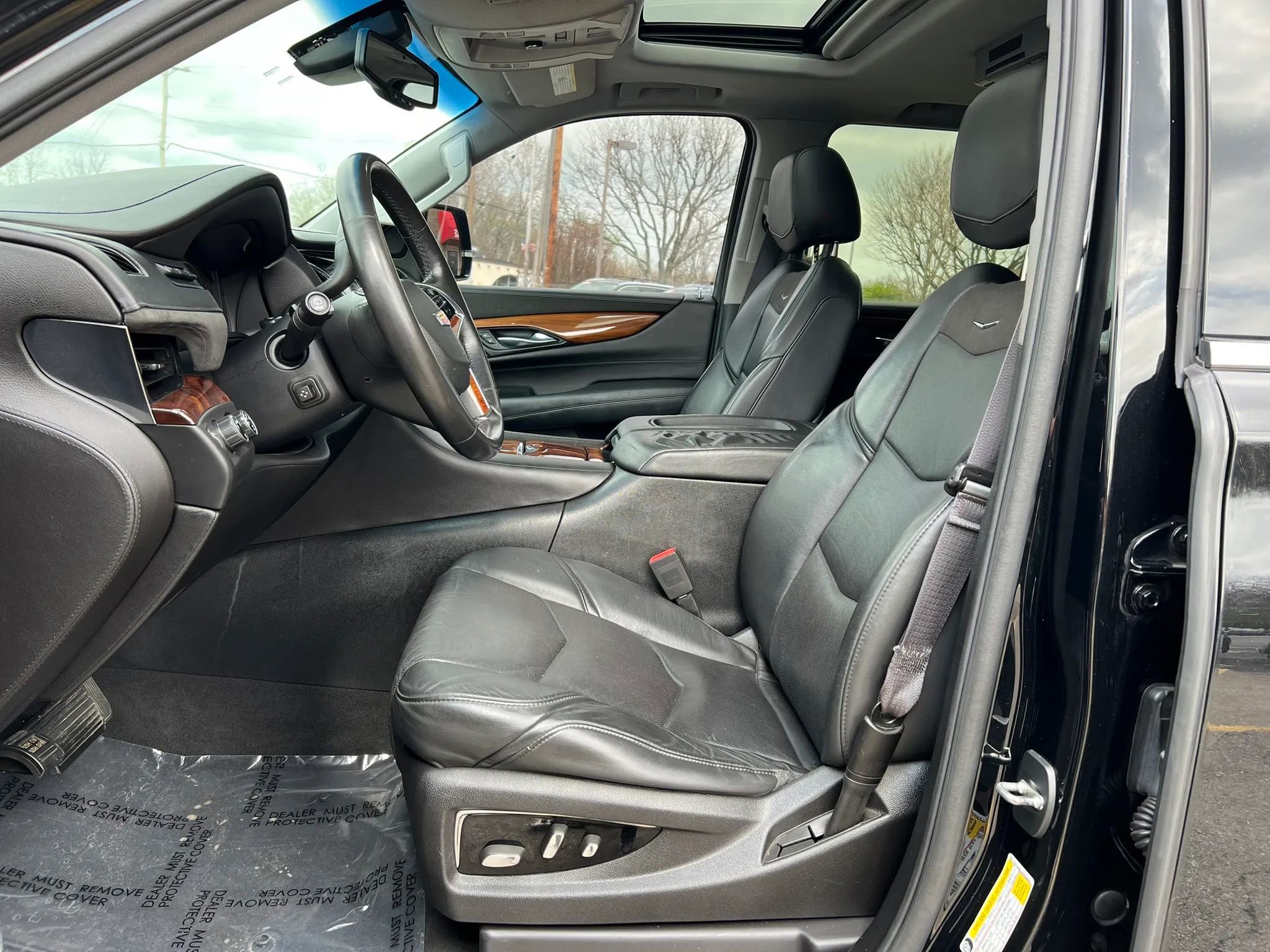 Used 2015 Cadillac Escalade Luxury image 20