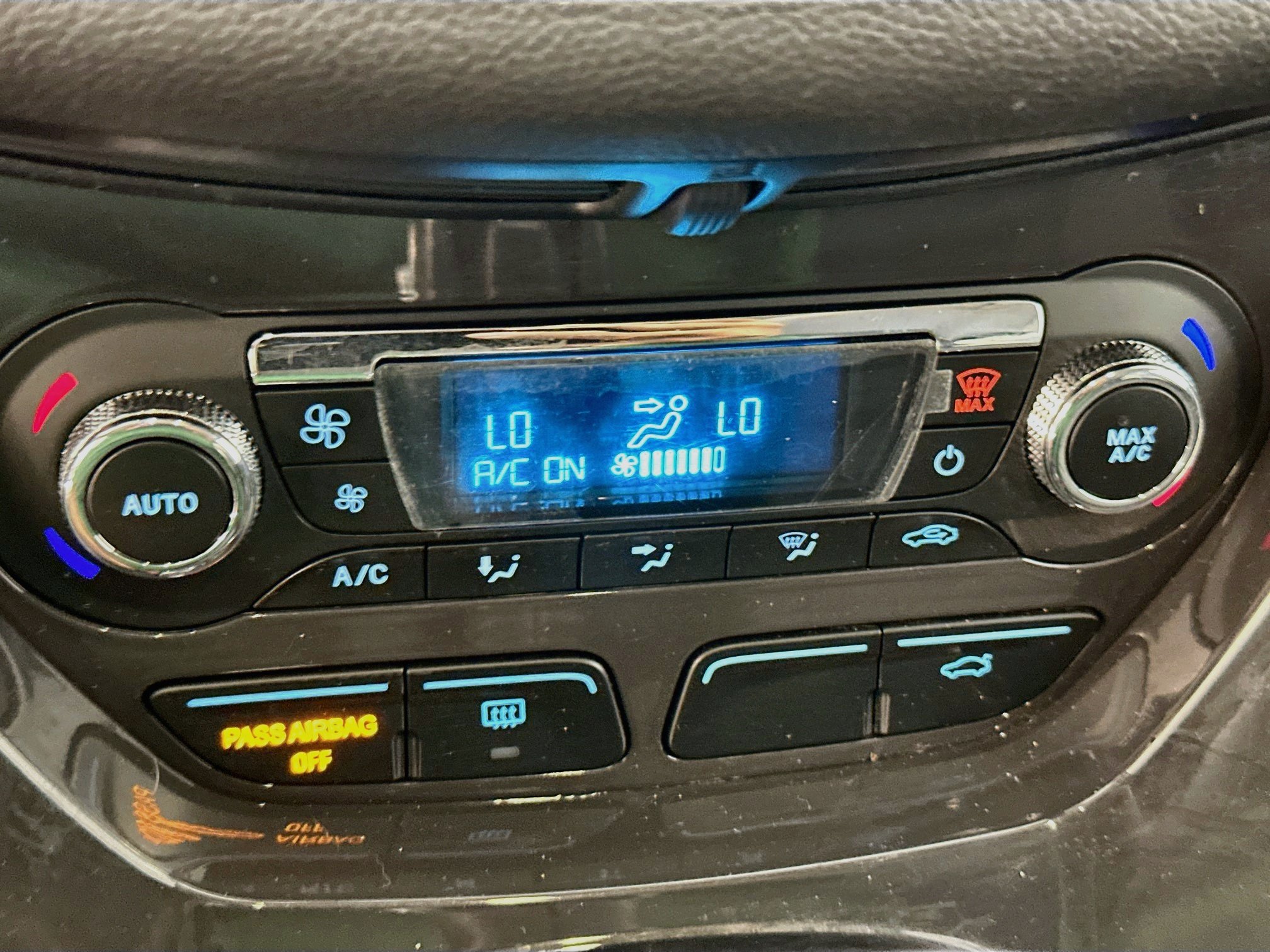 Used 2015 Ford Escape Titanium AWD/4WD image 24