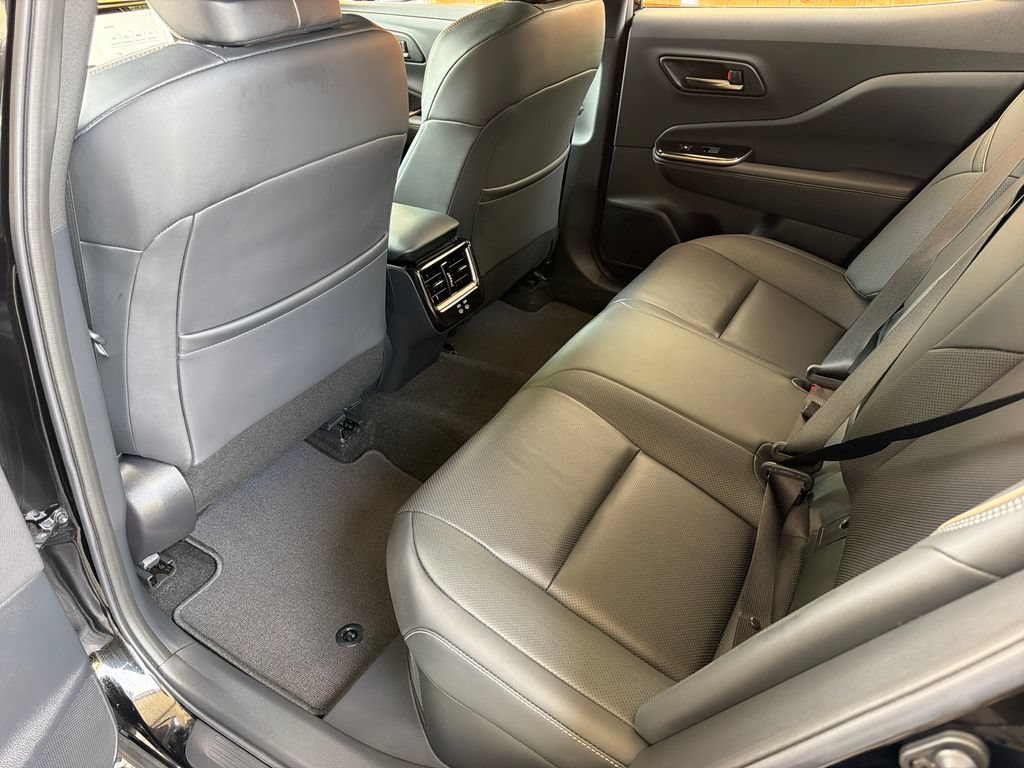 Used 2025 Toyota Crown AWD/4WD image 30