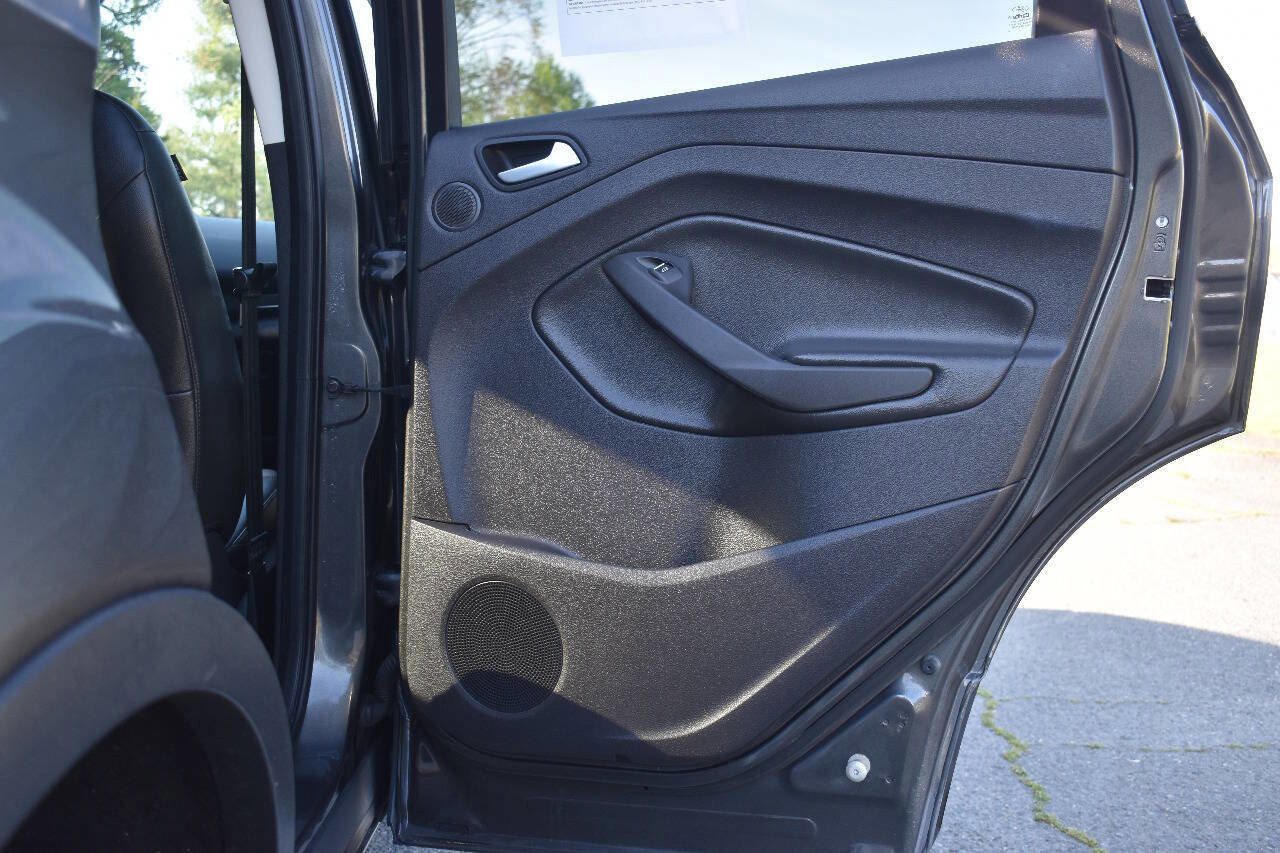 Used 2016 Ford Escape Titanium image 11