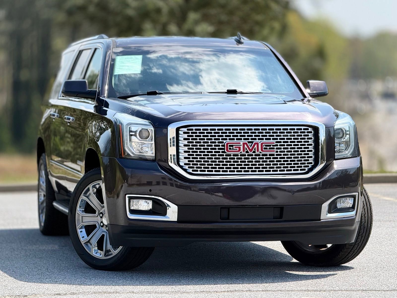 Used 2016 GMC Yukon XL Denali w/ Enhanced Security Package image 4