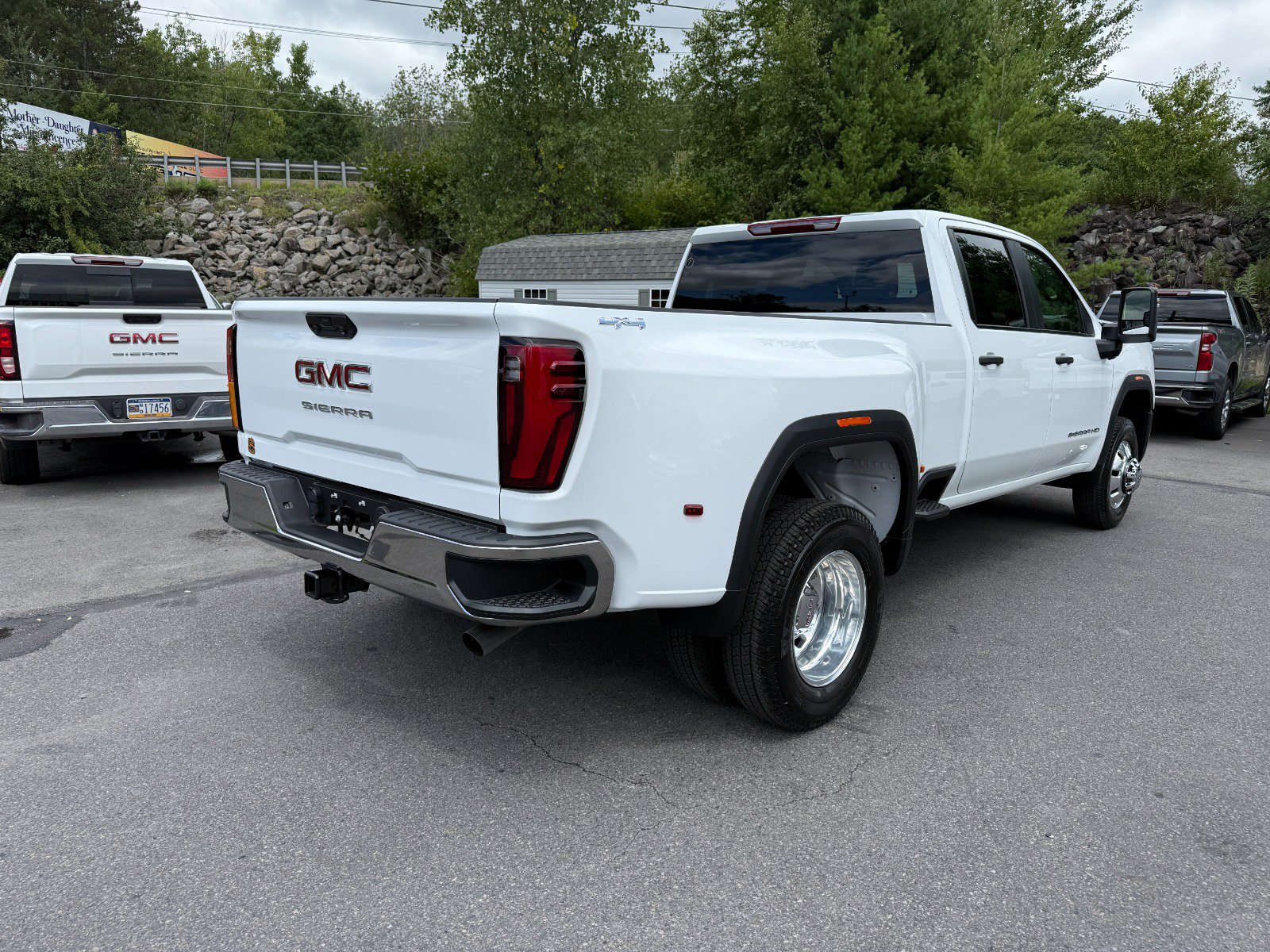 New 2026 GMC Sierra 3500 Pro AWD/4WD image 5