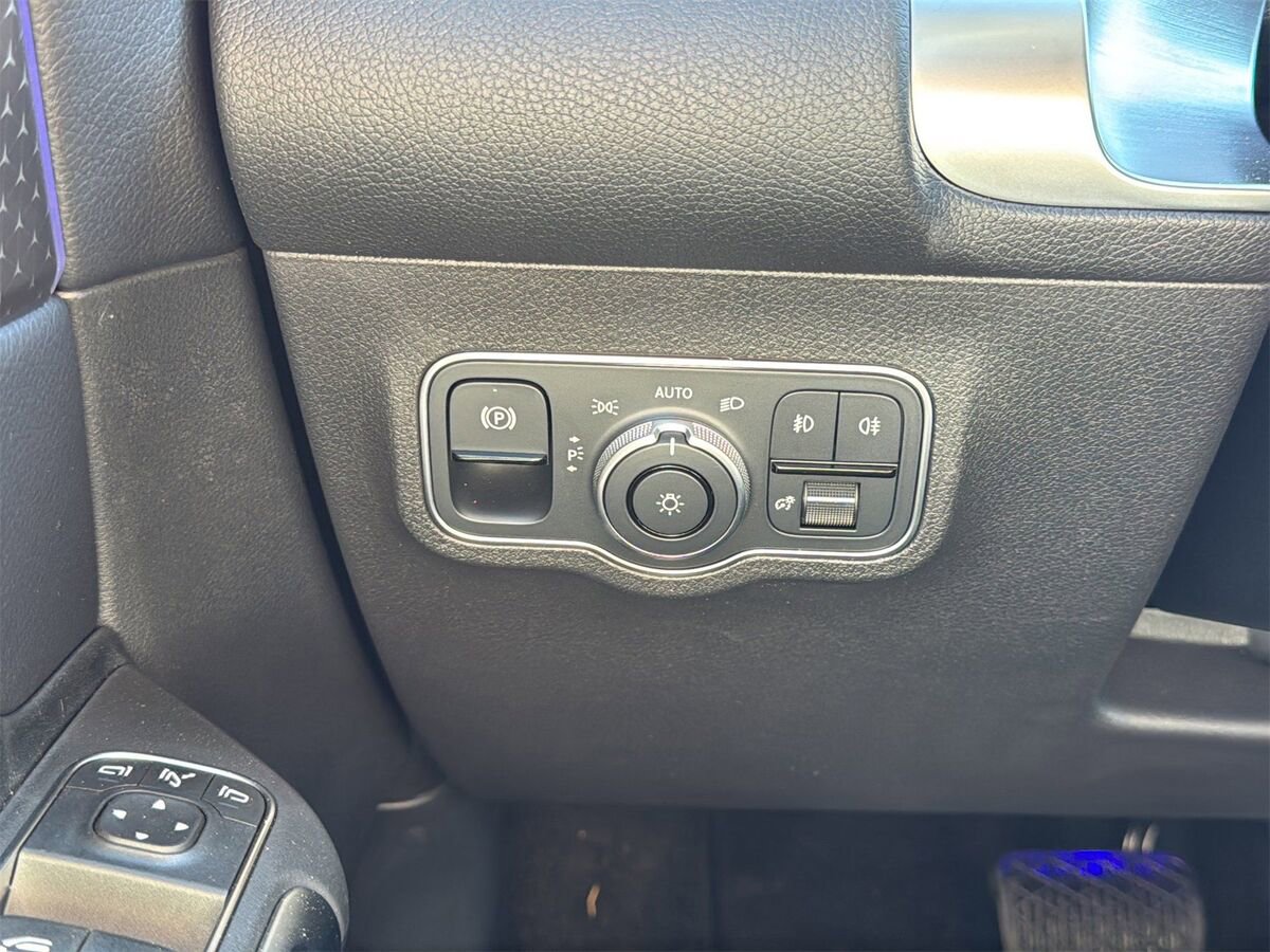 New 2026 Mercedes-Benz GLB 250 image 21