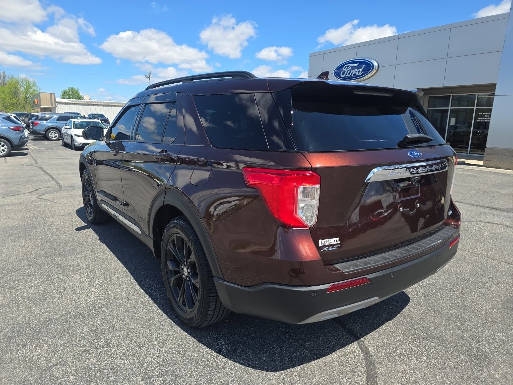 Used 2020 Ford Explorer XLT w/ Equipment Group 202A AWD/4WD image 8