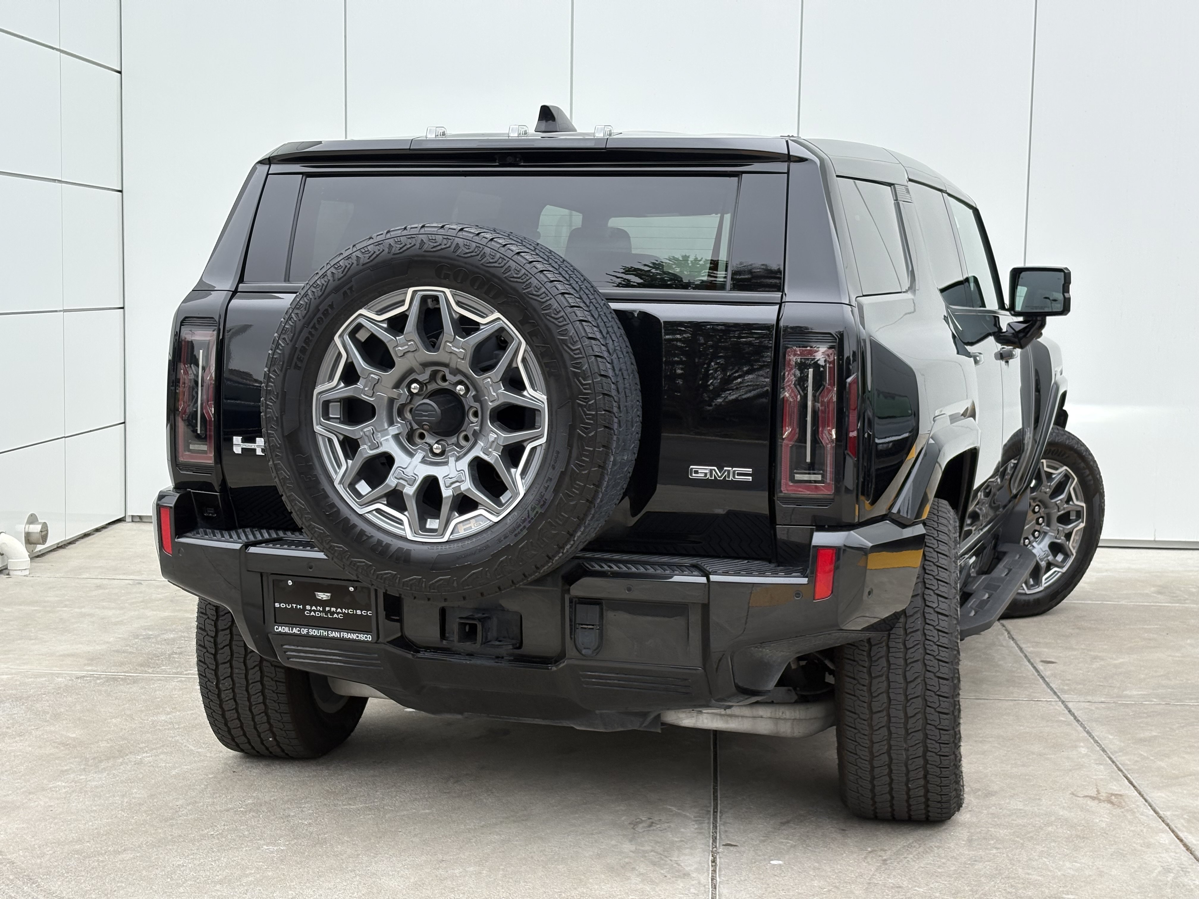 Used 2025 GMC Hummer EV 3X w/ LPO, Cargo Utility Package AWD/4WD image 6