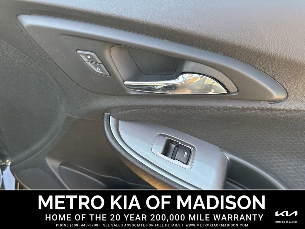 Used 2023 Chevrolet Malibu LT image 34