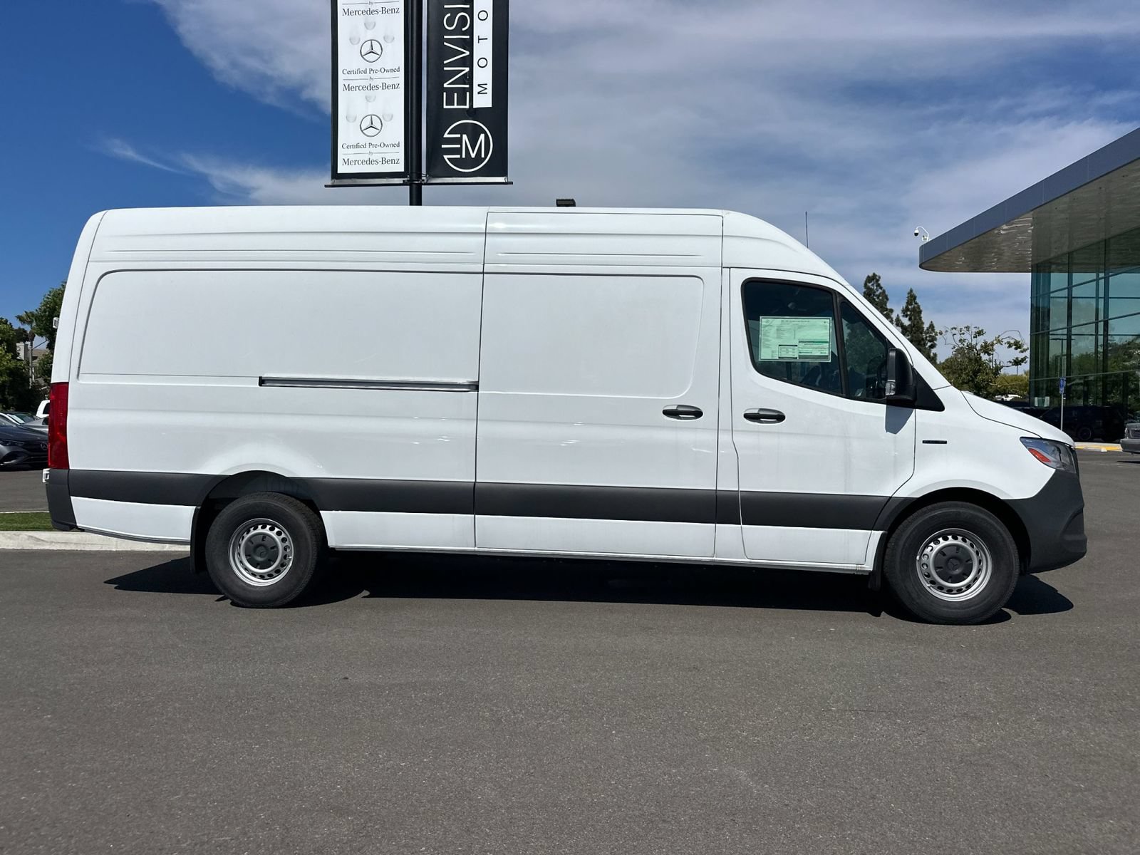New 2025 Mercedes-Benz eSprinter 170 Cargo image 2