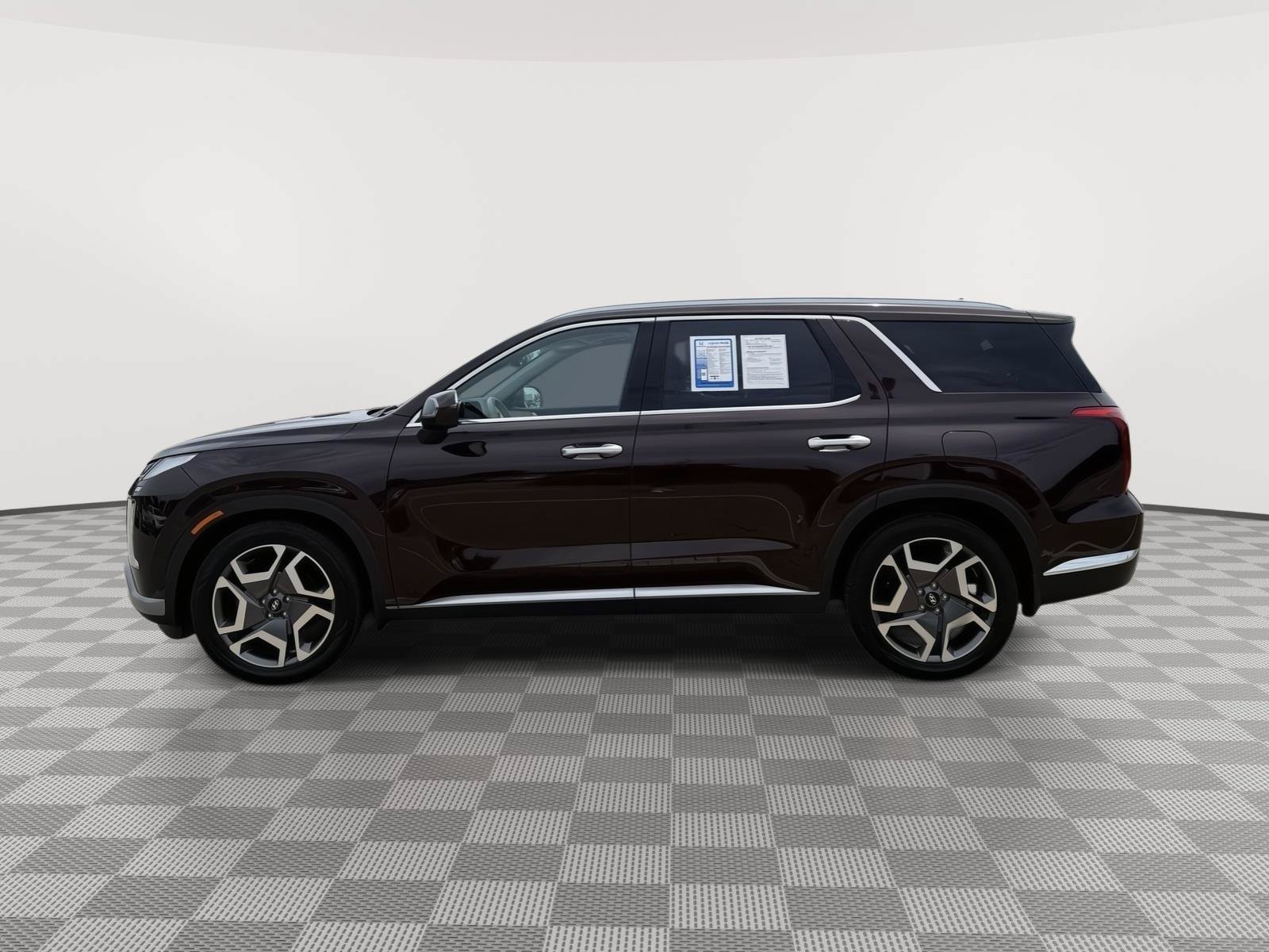 Used 2023 Hyundai Palisade Limited w/ Cargo Package AWD/4WD image 3