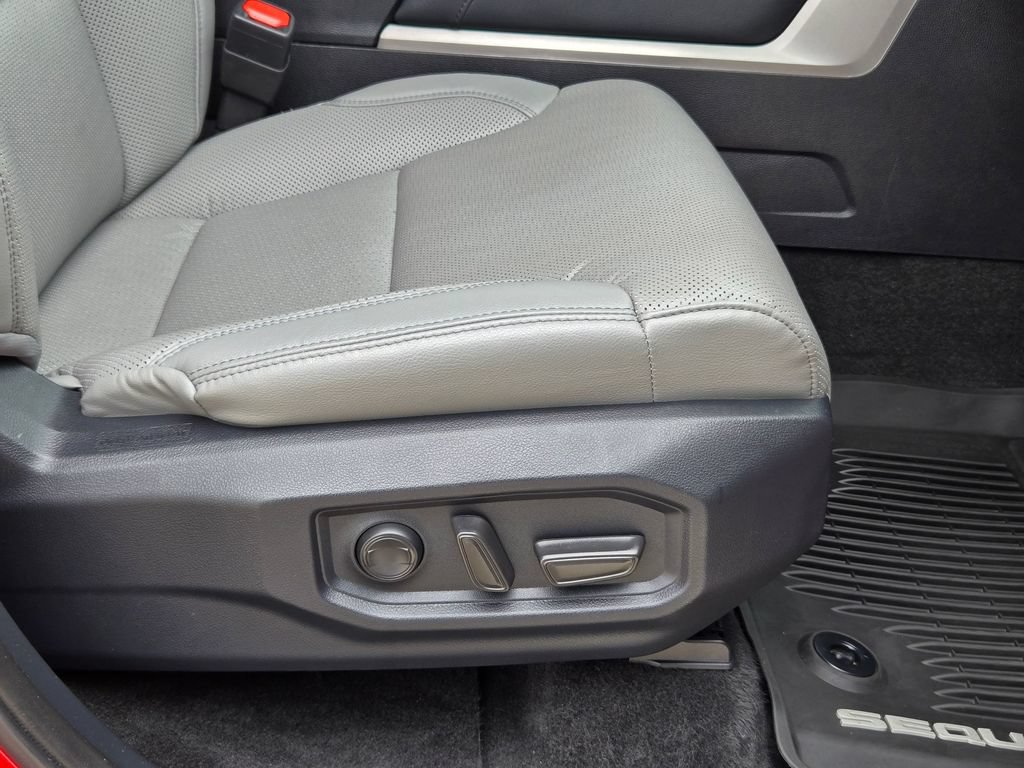Used 2025 Toyota Sequoia Limited w/ Tow Technology Package AWD/4WD image 29