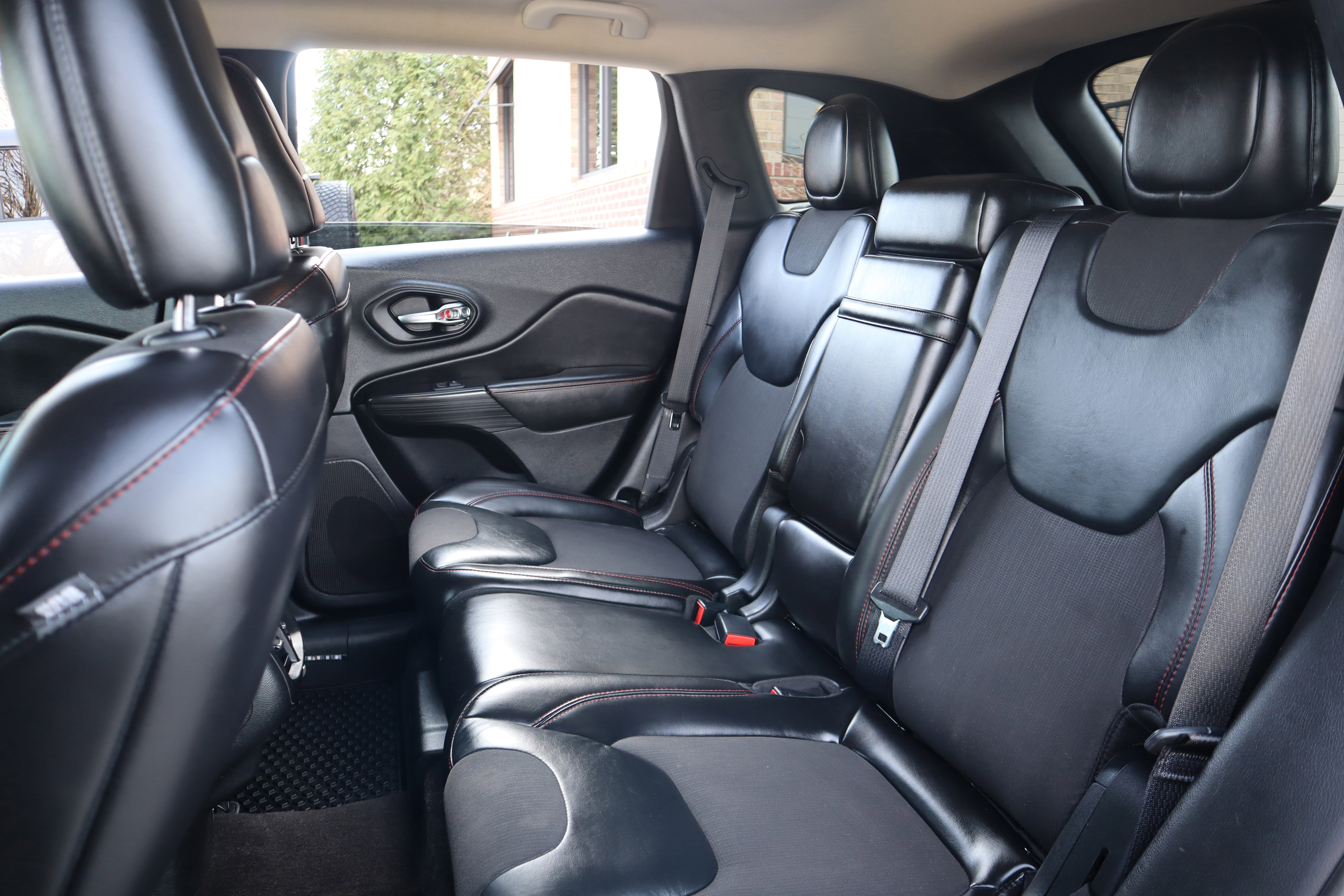 Used 2017 Jeep Cherokee Trailhawk w/ Trailer Tow Group image 25