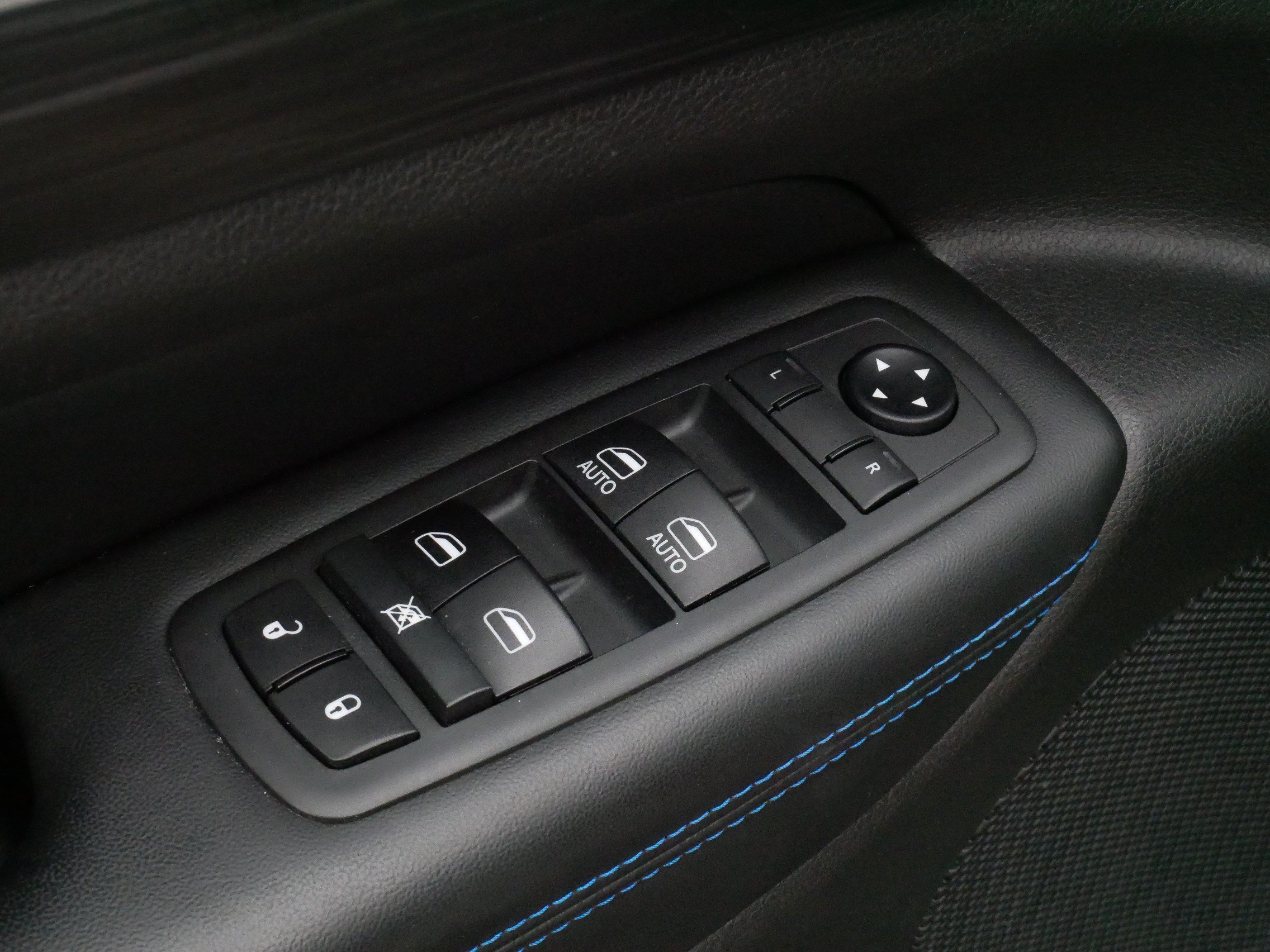 Used 2020 Jeep Grand Cherokee Laredo AWD/4WD image 18