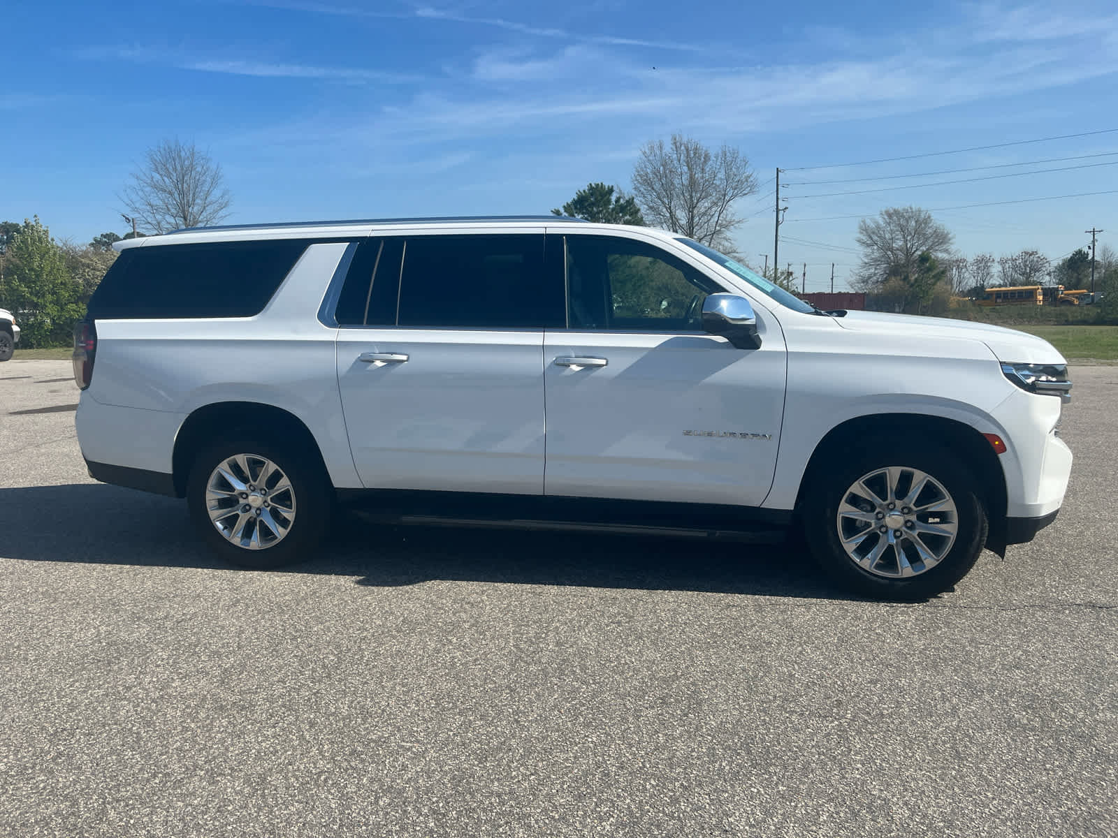 Used 2023 Chevrolet Suburban Premier image 7
